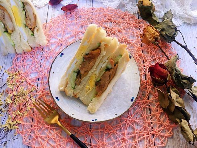 食材|吐司新吃法,加入火腿和鸡蛋,轻松搞定营养早餐