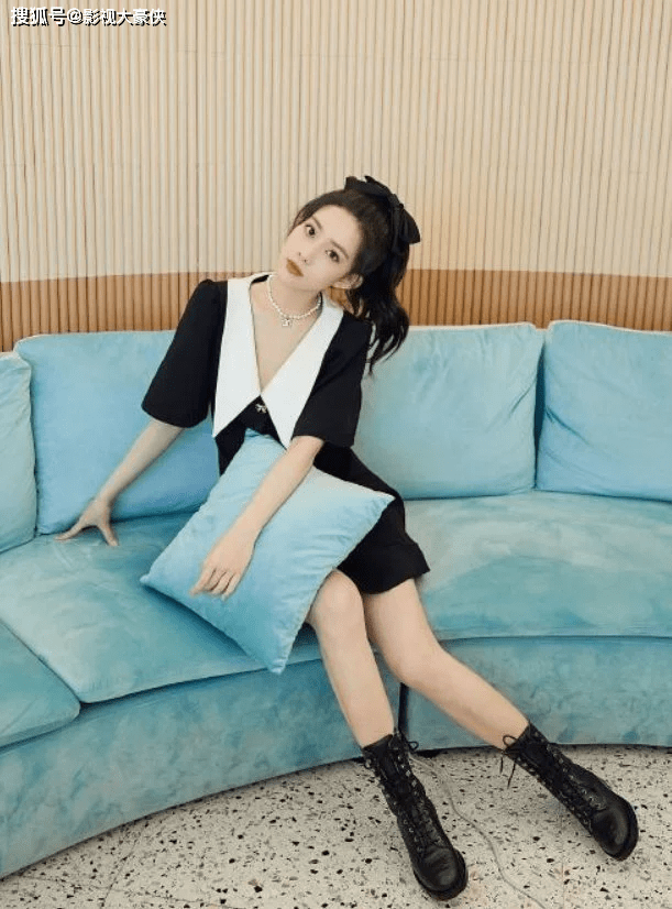 身材 孟子义的“渣女坐姿”火了,一般女生不敢模仿,宅男们的福利