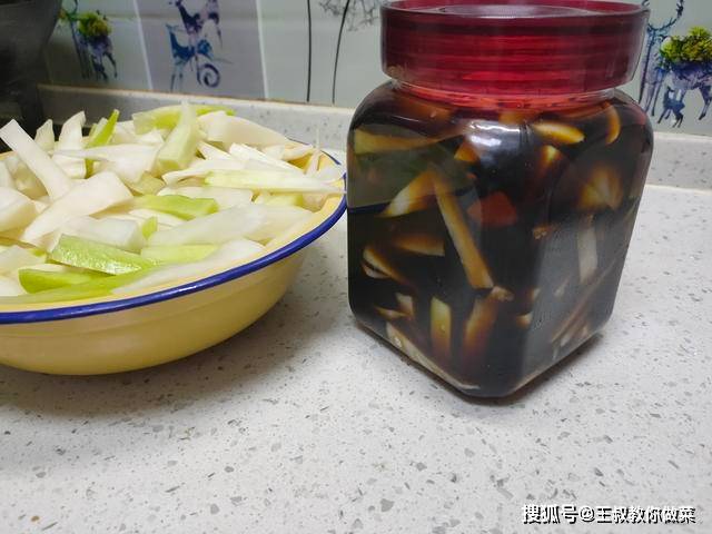 edf3c188a1c6494fb3a1d853e24d1eae.jpeg