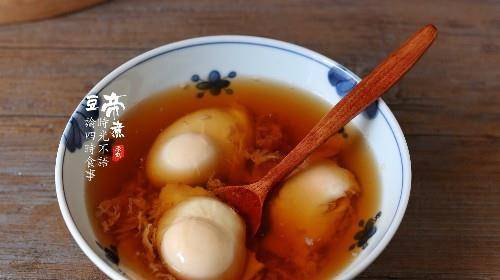 天气|随手做个鸡蛋，不用煎炒，一口一个，又香又甜，连吃3个，还想要