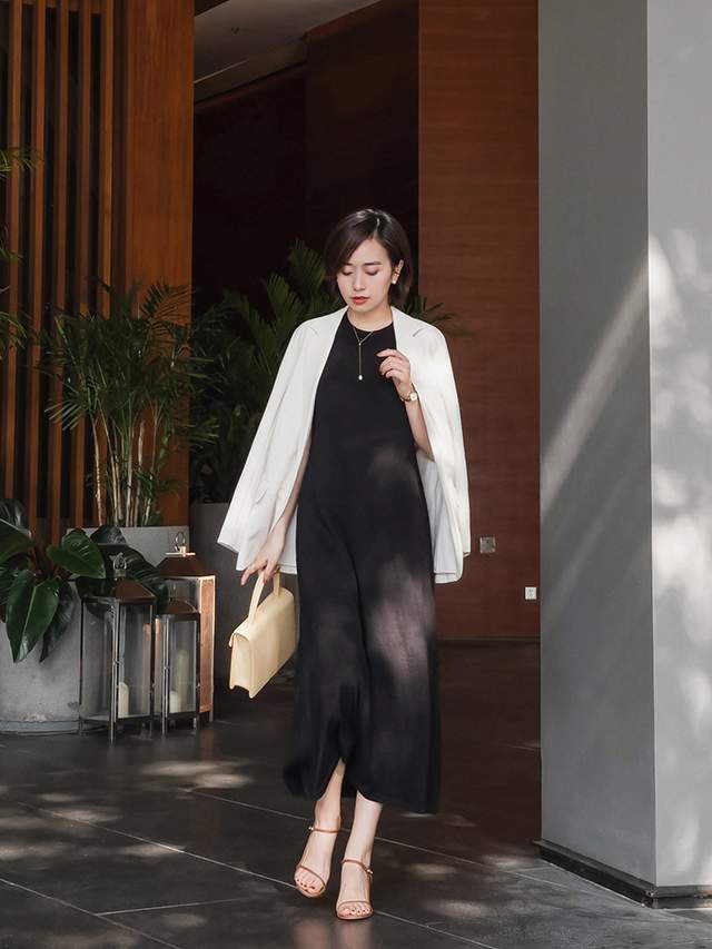 女生 几款适合普通人的西服外套，搭配蓝色衬衫随性有气质，谁穿谁好看