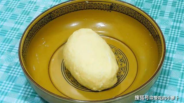 小孩|两个鸡蛋，一把面粉教你做无水无油的小零食，健康美味，很简单