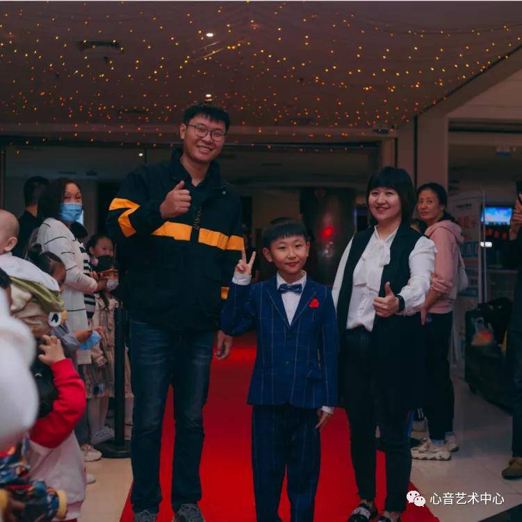 杨丽洁|喜讯|《皇帝的新装》盛大首映