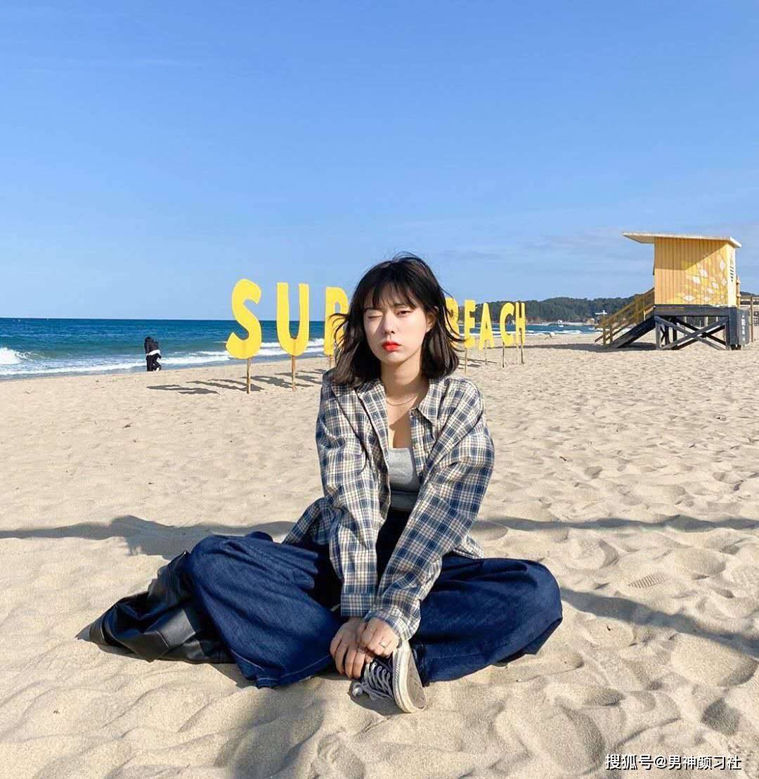 格裙 小仙女们国庆节穿成这样就敢出游啦？“壁咚装”你们懂吗？