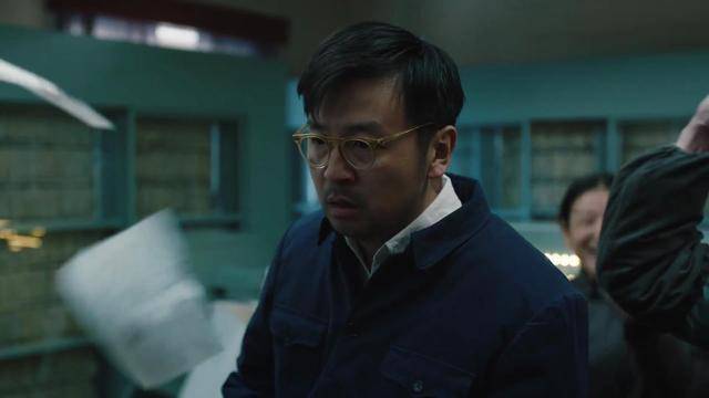 巅峰|4家卫视上星，3家平台紧跟，《功勋》首播达巅峰，热度不输长津湖