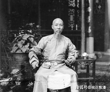 老照片:清朝时期朝廷大臣,官气逼人,无不威风八面