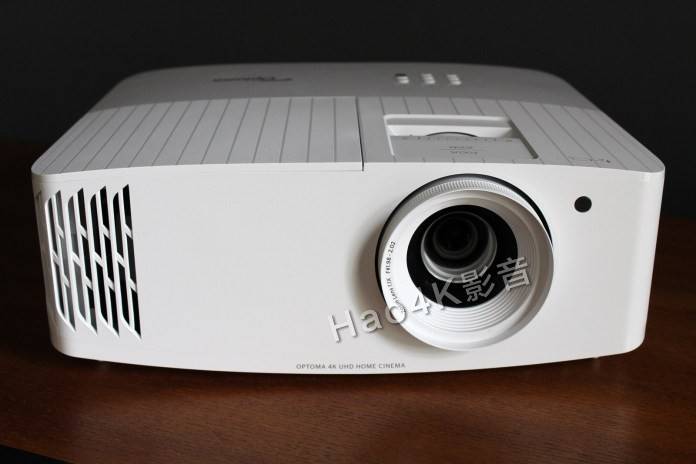 奥图码uhd38深度评测看电影玩游戏最佳预算的4k投影机