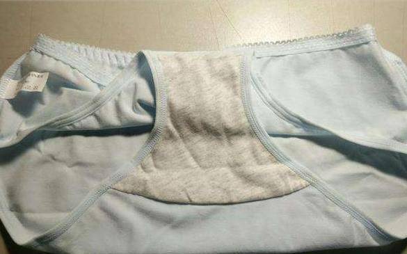 白带多内裤哒哒湿透图片