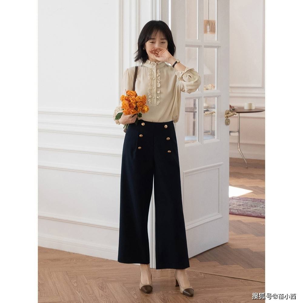 下装 皮肤黄、黑的女生，秋季选择这5种颜色的衣服，提亮肤色很简单