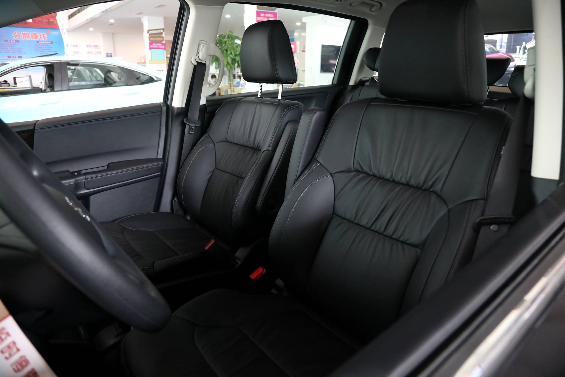 本田奥德赛中型mpv空间满足家用还挺省油