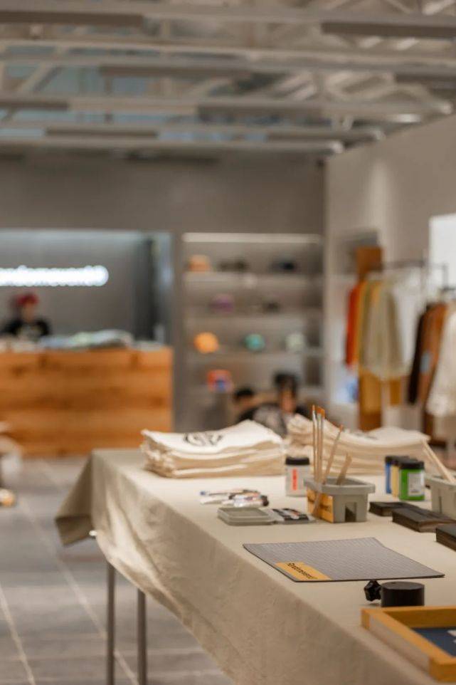 实验性 天猫开抢!Dickies新联名火爆首发现场,全渠道发售计划启动!