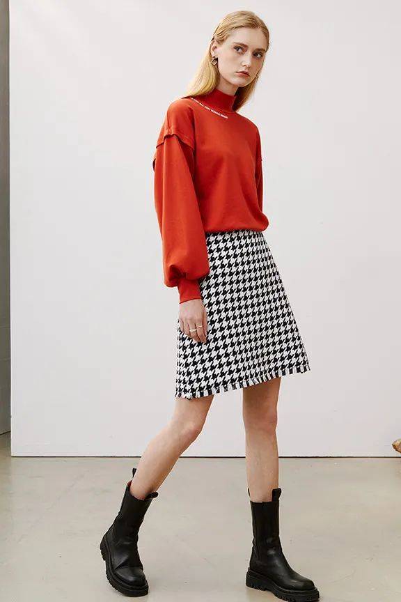 设计 秋天外套里面穿什么?这4种经典内搭让你一直美下去！