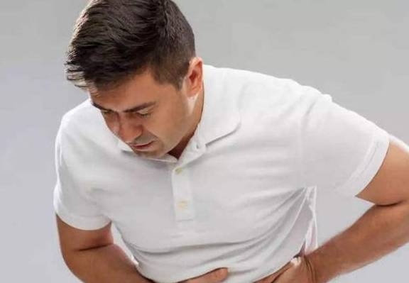 物质|男子确诊肝癌，一个月后离世，医生摇头：睡前这1习惯害了他