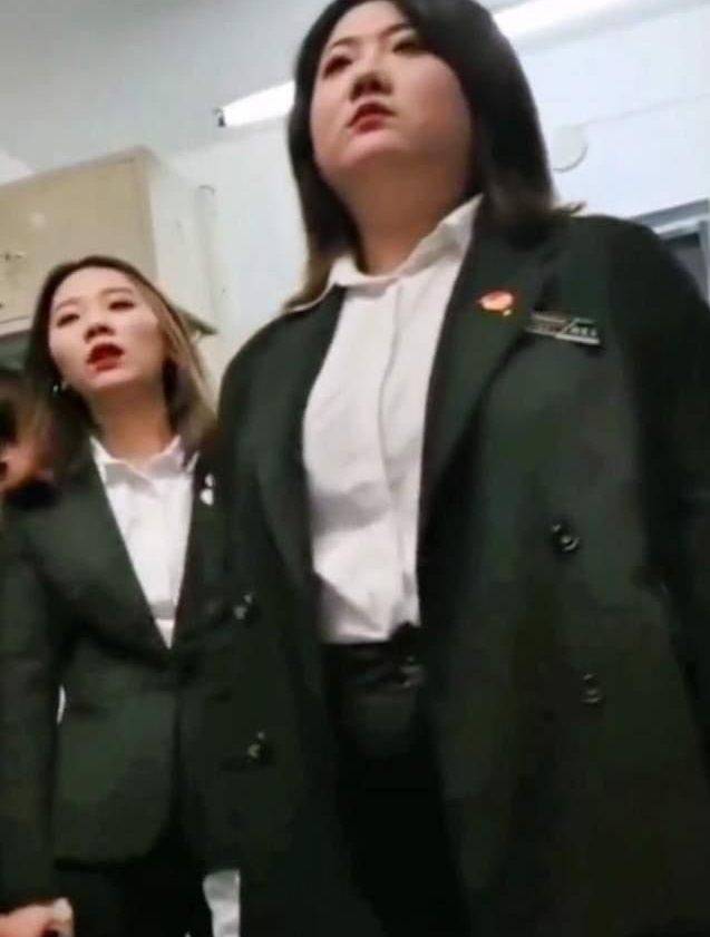 原创校方回应女生遭学姐体罚致残