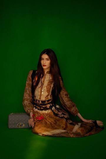 成功 何穗的“民族风造型”太成功,没有超模气场HOLD不住,轻易别学