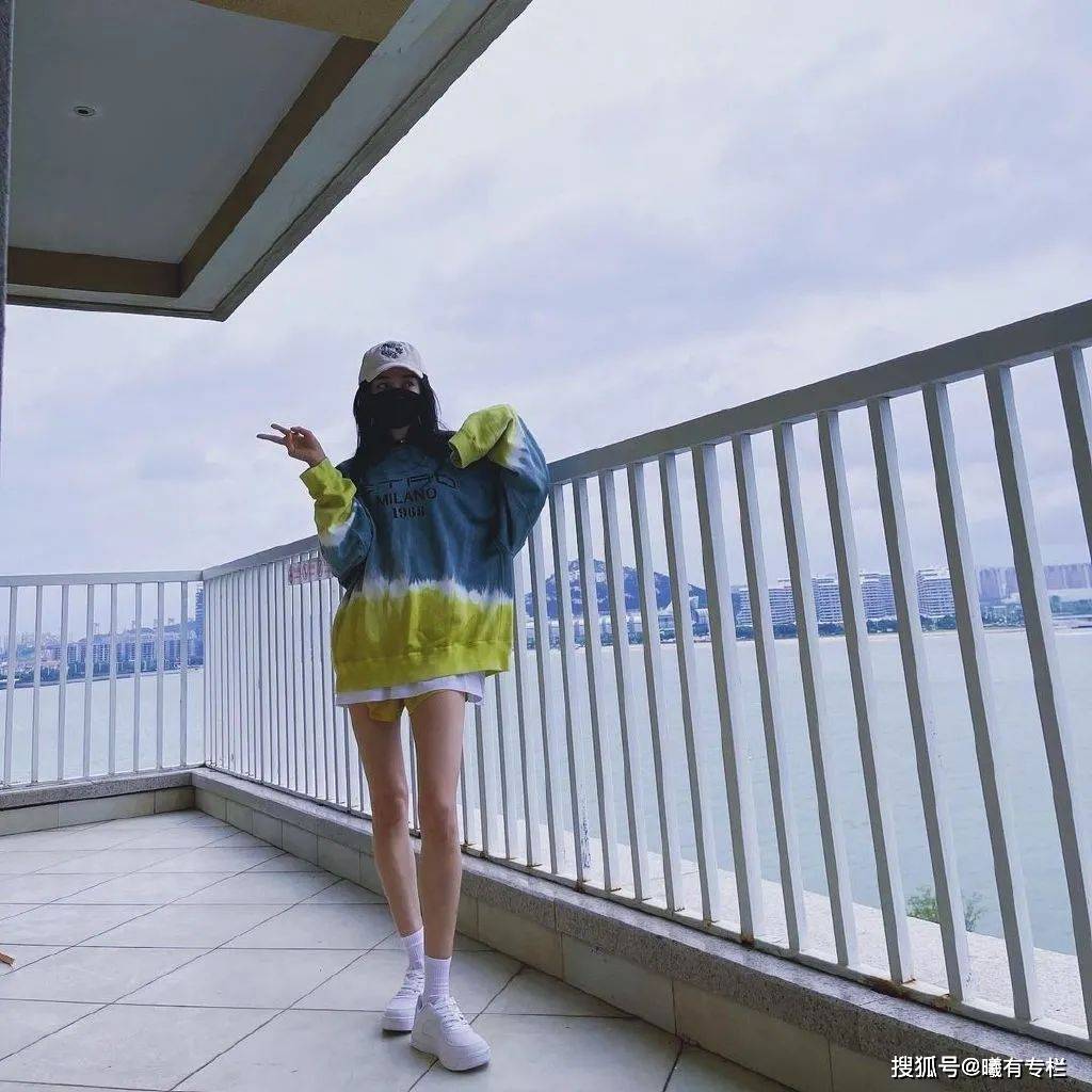 下半身 稳坐内娱街拍女王，杨幂到底赢在哪儿？