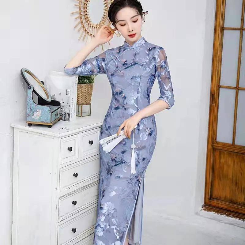 从容 优雅的长款蕾丝旗袍裙,让你穿出自信与从容,表白你的娇柔与妩媚