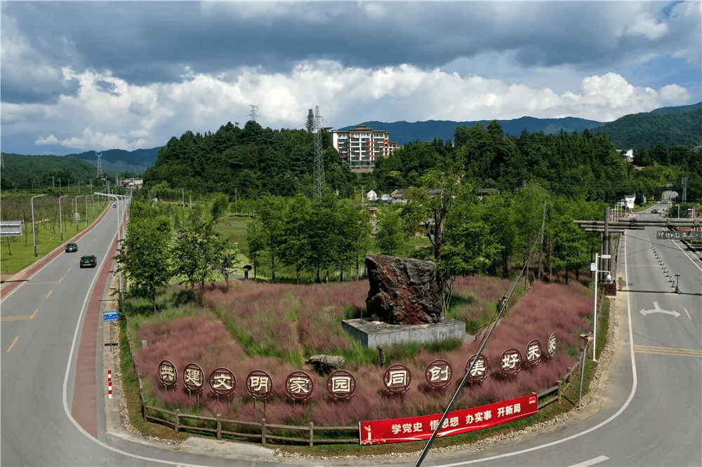 如雾|腾冲周边游丨北海蒲苇花开粉黛红