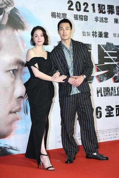 杨贵妃 张榕容的气质不一般,穿单肩的裙子看着有肉感,不愧是“杨贵妃”