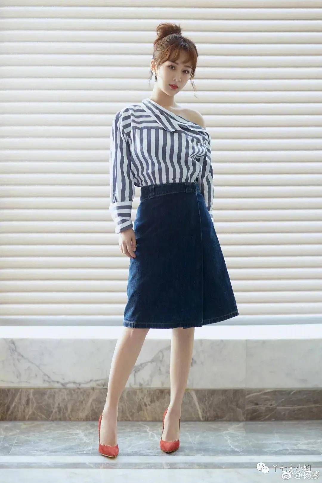 整体 十月份的裙子，这条廓形裙最好穿~