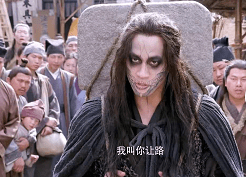 发型这是得罪造型师了吧，颜值再高，也经不起这么糟蹋？