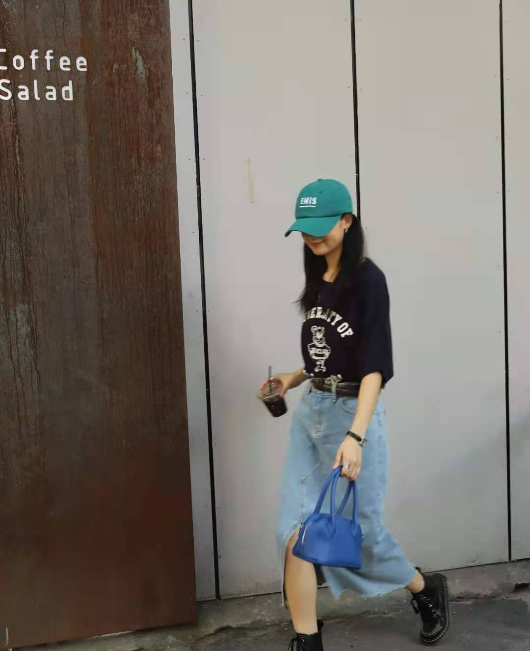 高跟鞋 秋节推荐：半身裙配4款鞋子，小姐姐穿上后，拉升腿型显瘦又显高