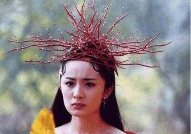 发型这是得罪造型师了吧，颜值再高，也经不起这么糟蹋？