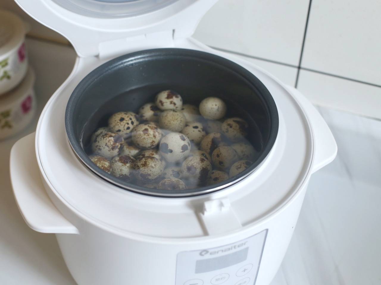 电饭煲|家常版五香鹌鹑蛋，香味浓郁，小朋友一口一个吃得香