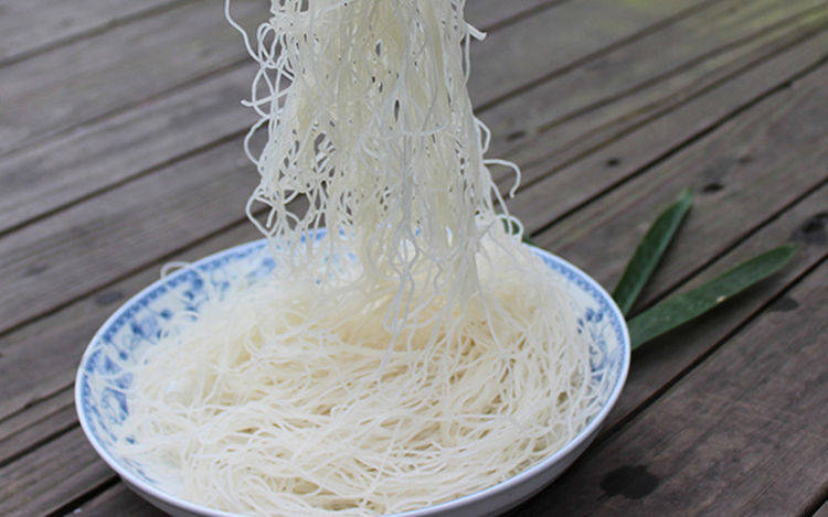 米面|炒面这样才能炒出焦黄色，很多人都做错了，掌厨透露加点它就好