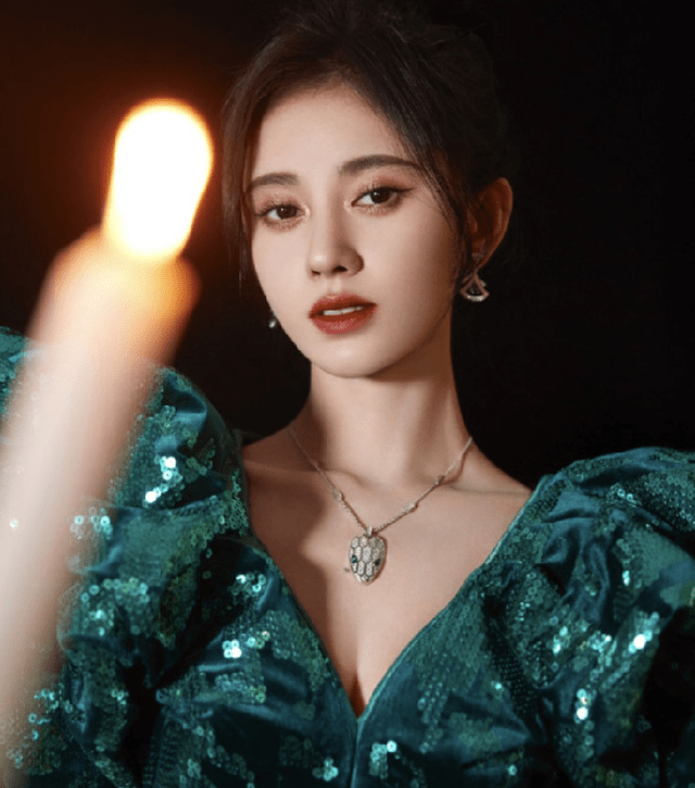 鞠婧祎身价 701ee060a8854b208cb6b913c81ebed1.png