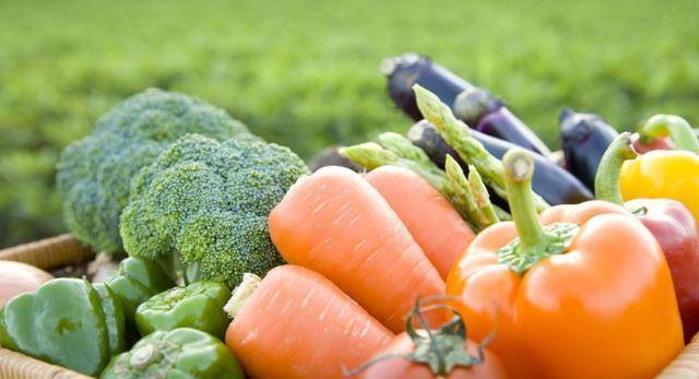 控制|67岁大爷血糖从18.7降到7以下,医生:3件事坚持做,有益胰岛健康