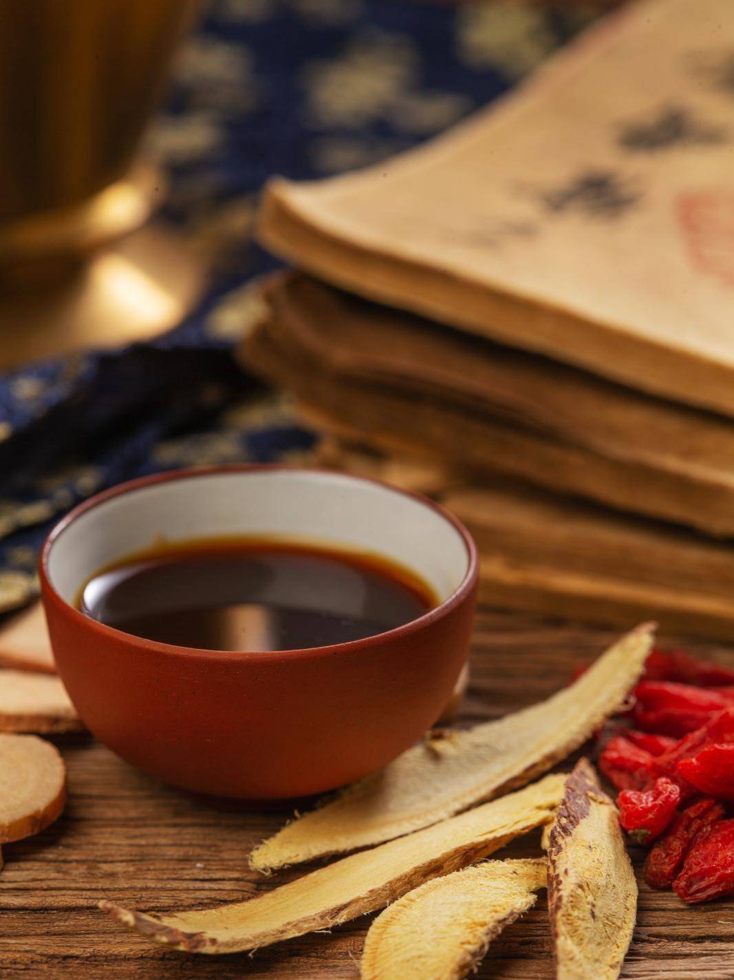 个个功效神奇,救死扶伤!