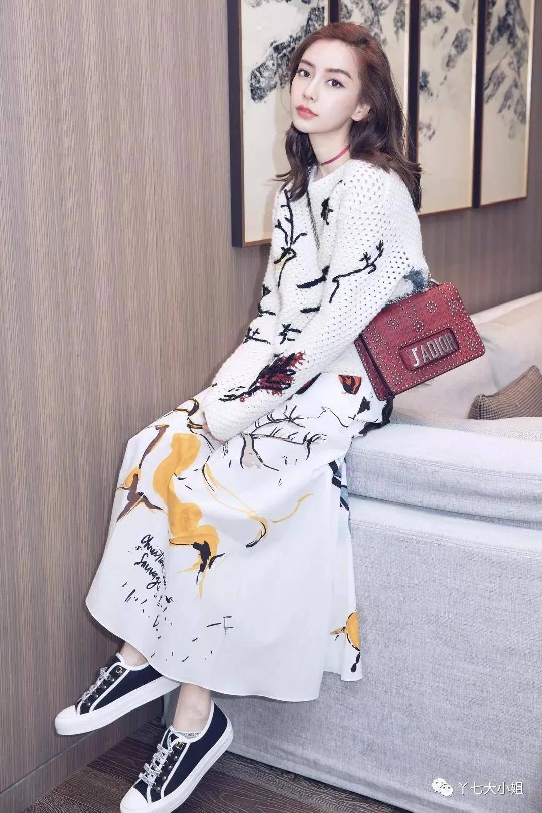衬衣 裙子+运动鞋，十一出行最迷人的混搭街拍风~