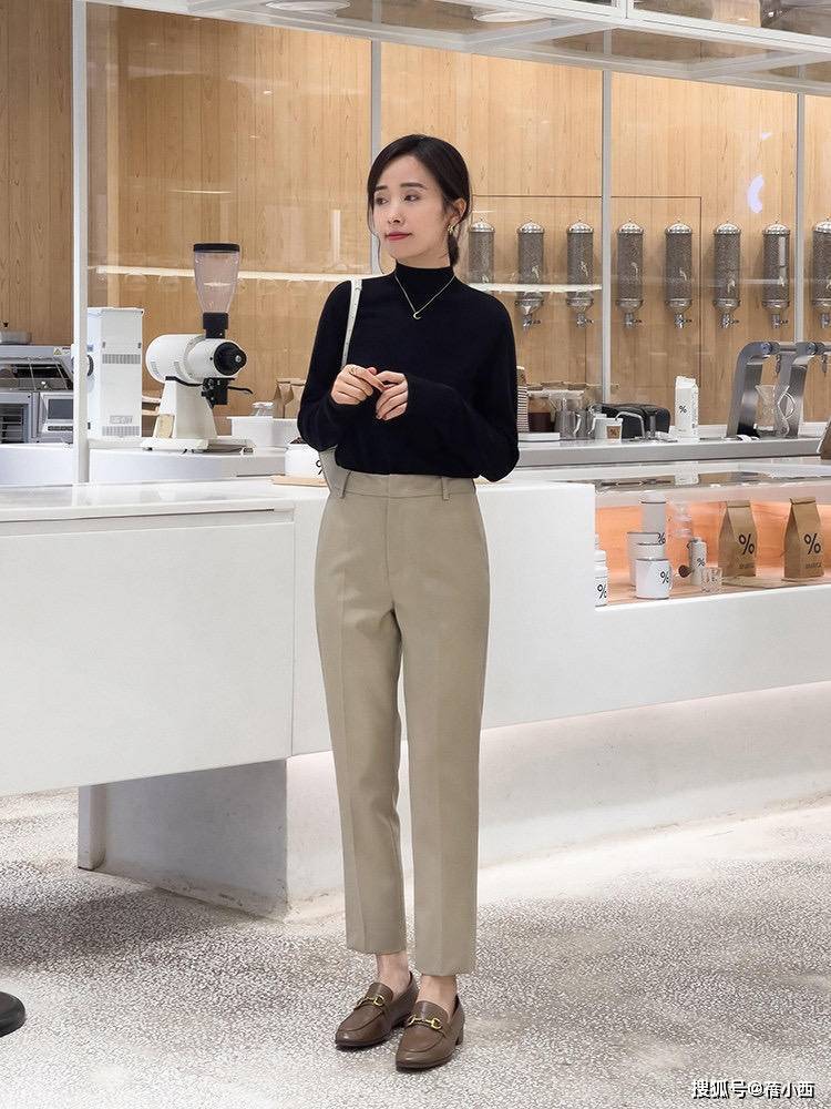黑色 这才是40岁女人衣橱该有的秋季单品，百搭不老气，让你穿出好气质