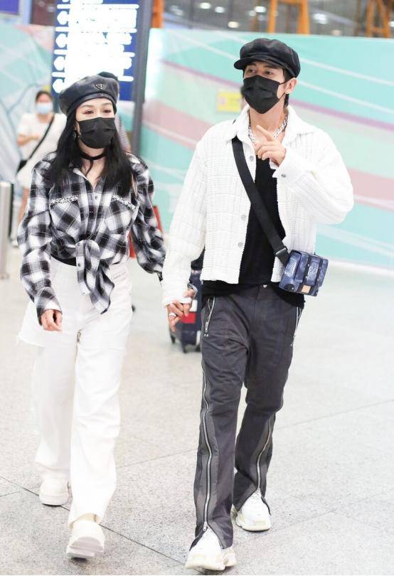 好身材 钟丽缇真挺时尚，日常穿搭遮不住好身材，自信满满的状态让人羡慕