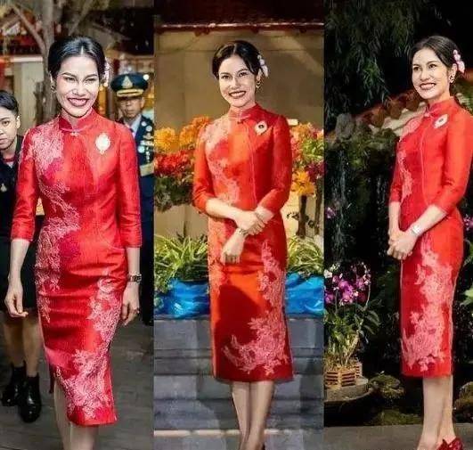 花朵 诗妮娜要把“妖娆”进行到底，当众抱娃手足无措，红旗袍太抢眼！