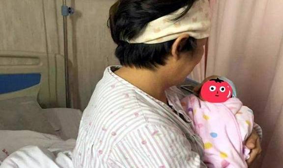 未来|儿子带女朋友回家，女方看到未来婆婆大着肚子，顿时变了脸