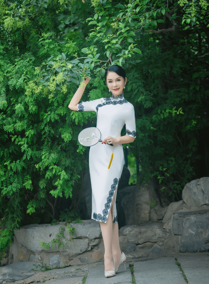 扣子 国庆节，金扣子给你搭配旗袍风格，才与众不同