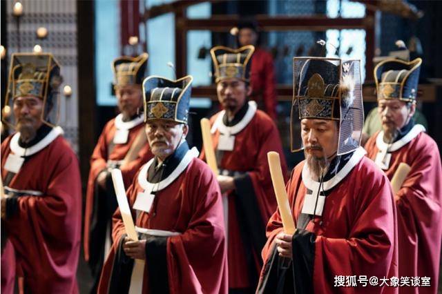 人参|清朝官员不许吃早饭,只得往嘴里放一片人参,这究竟是为了什么