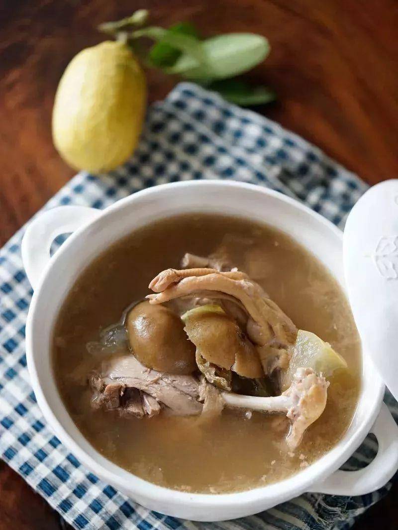 5款最适合夏季的养生汤补津液灭虚火把阳气真正补进身体里