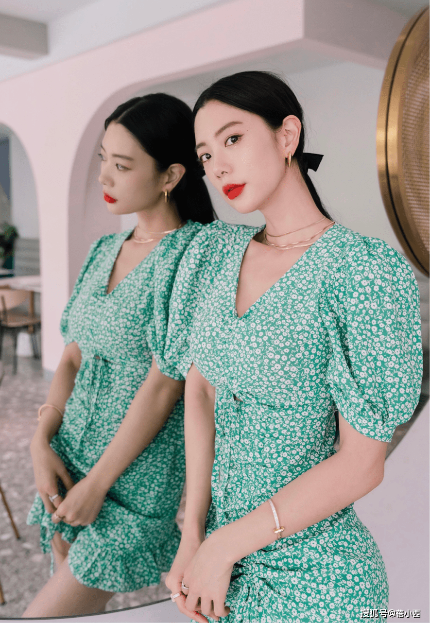 惊艳的女神克拉拉 3eaedd02b0574838bc6e3cc701dac73a.png
