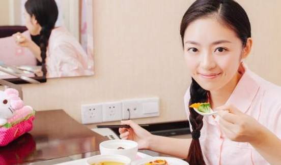 重生|女性二次“重生”机会别放过，产后坐月子有说道，顺产剖腹产不同