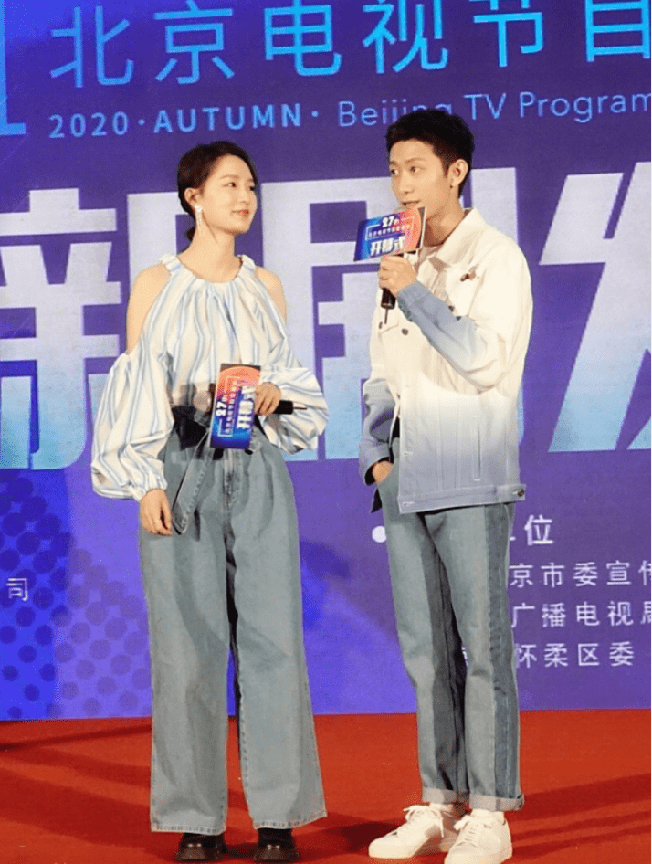 骨子里 张一山穿得挺有少年感，可依旧藏不住骨子里的“硬汉”样，真帅