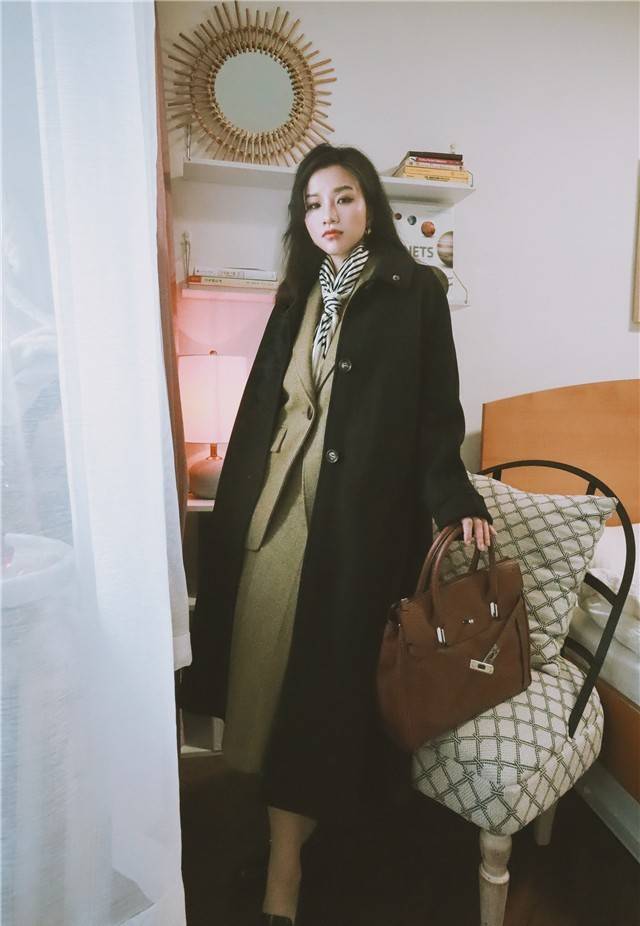 比拟 秋天大衣内搭案例分享:25-30+小姐姐演绎这4款内搭,时尚又保暖