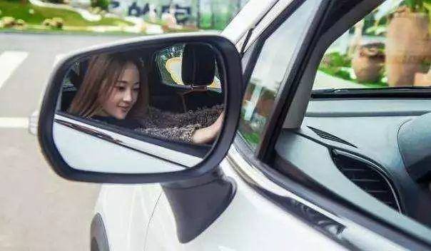 老司机开车图片 1f4c951a13b64ed199db0e8887bd6732.jpeg