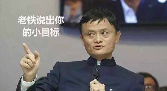 因为柯基沉迷拆家致敬二哈,铲屎官愁白头发,学会这三招让狗狗变乖巧