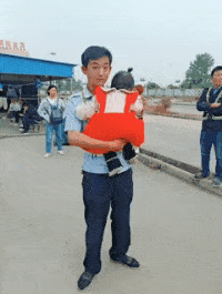 搞笑GIF：只要你來學車，我就干看孩子的活 搞笑整蠱 第1张