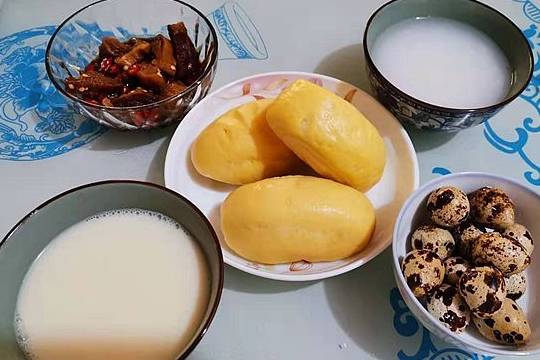 白粥|和家人一起备早餐，简单味美，每一道都是经典佳肴