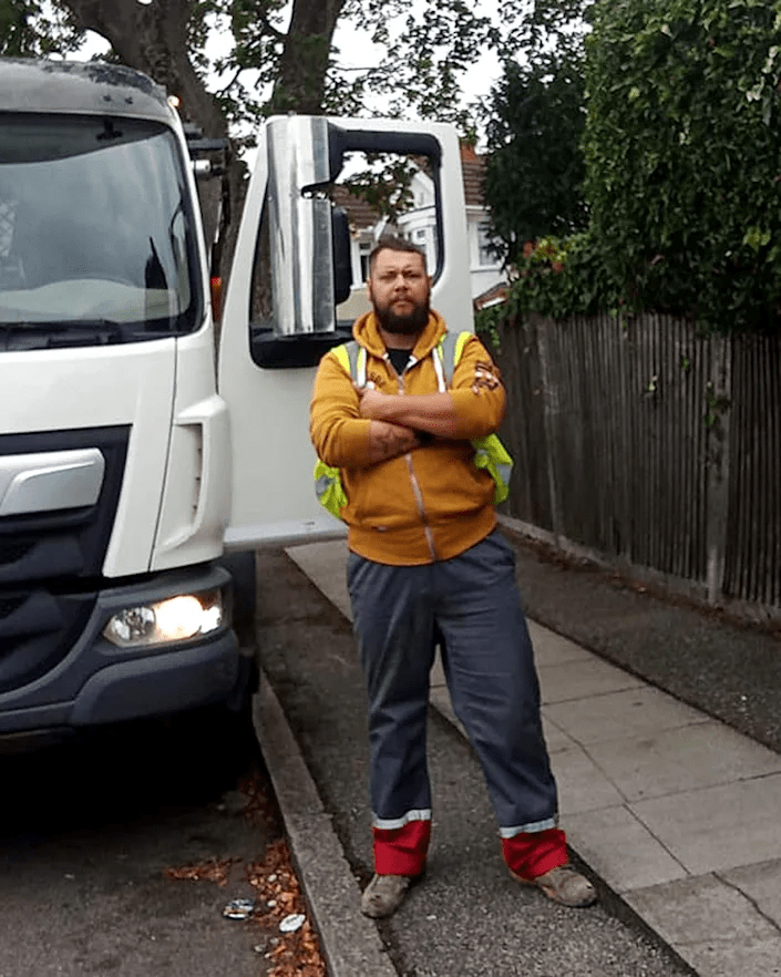 脱欧之后英国缺少10万卡车司机卡车司机为什么能扼住英国要害