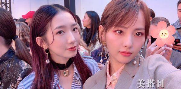 事件 粉丝别撕了!张嘉倪孟美岐同看秀衣品八成相似,都穿短靴秀美腿